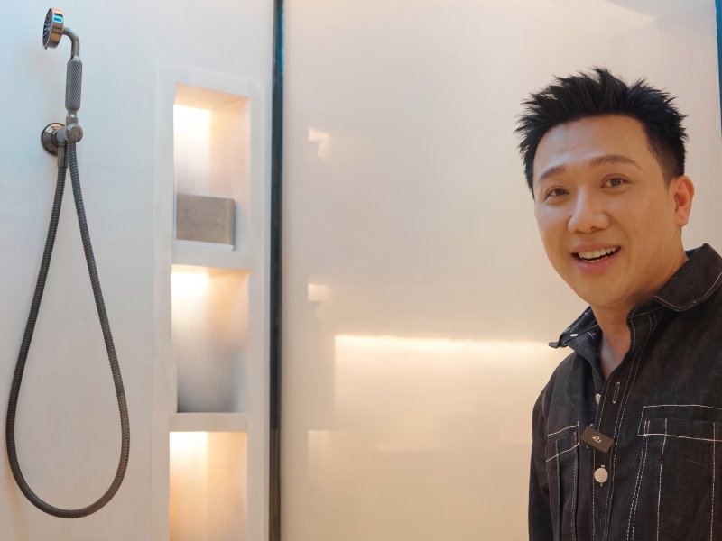 Phòng tắm triệu view của Trấn Thành có gì?